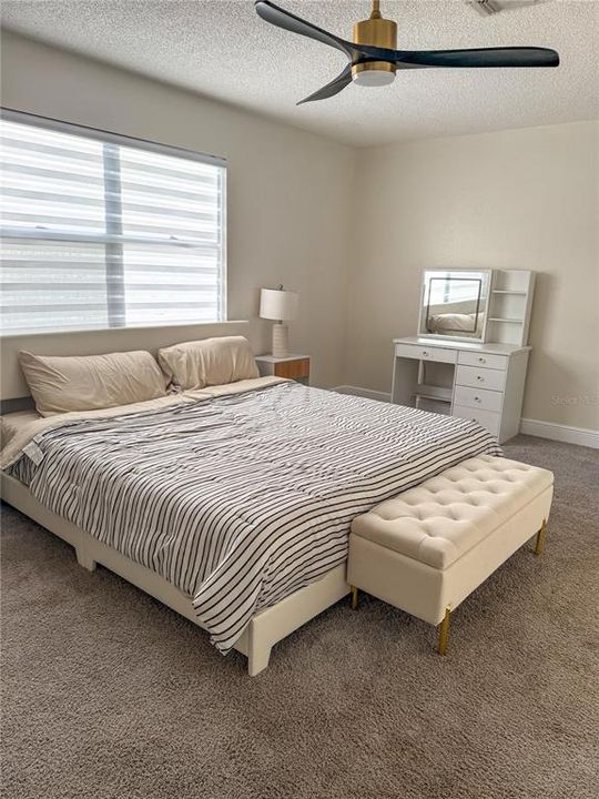 На продажу: $219,900 (2 спален, 2 ванн, 1032 Квадратных фут)