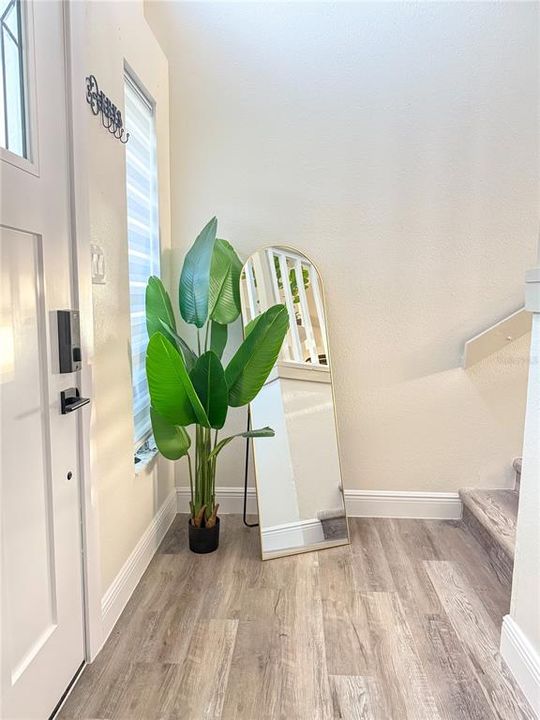 На продажу: $219,900 (2 спален, 2 ванн, 1032 Квадратных фут)