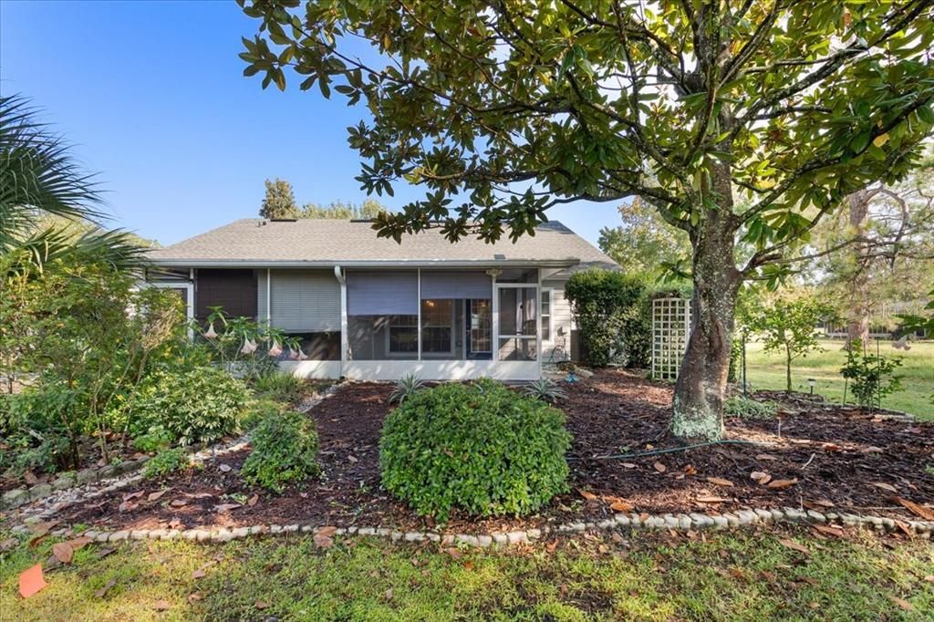 Active With Contract: $231,500 (2 beds, 2 baths, 1202 Square Feet)