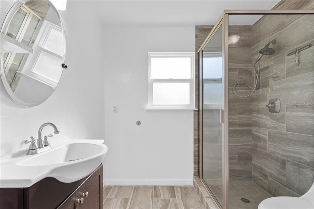 Active With Contract: $231,500 (2 beds, 2 baths, 1202 Square Feet)