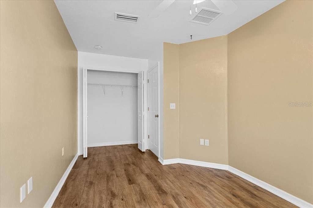 Active With Contract: $231,500 (2 beds, 2 baths, 1202 Square Feet)