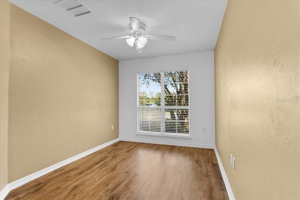 Active With Contract: $231,500 (2 beds, 2 baths, 1202 Square Feet)