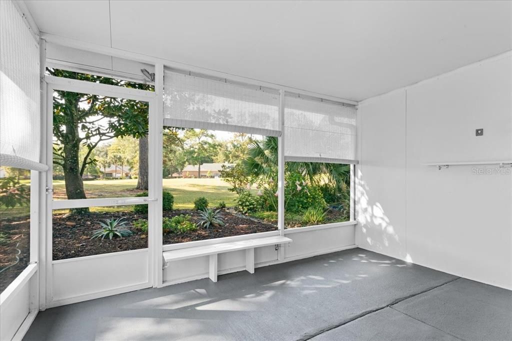 Active With Contract: $231,500 (2 beds, 2 baths, 1202 Square Feet)