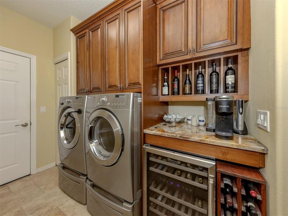 待售: $1,250,000 (4 贝兹, 3 浴室, 2652 平方英尺)