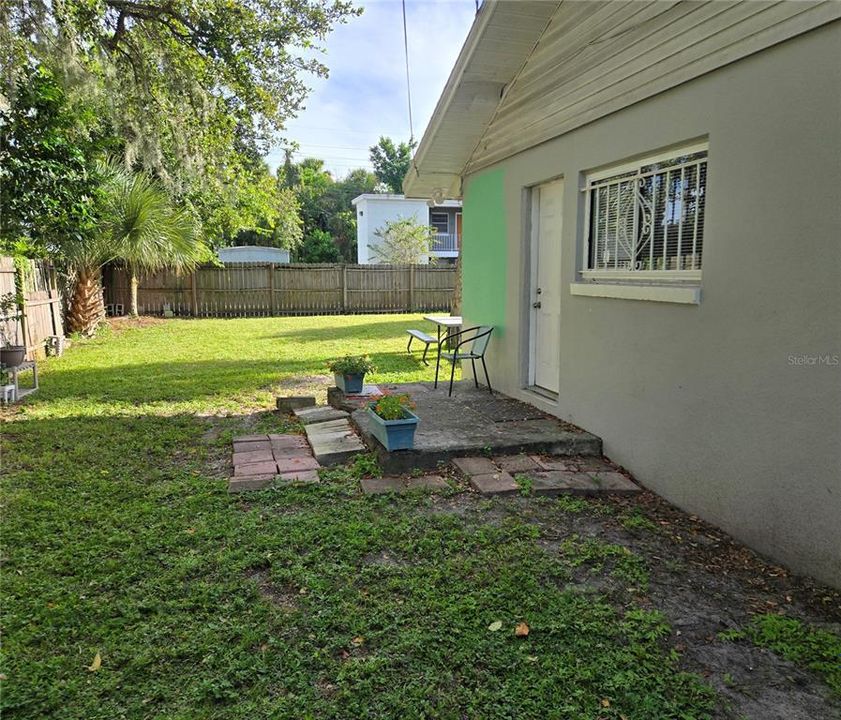 For Sale: $159,000 (2 beds, 2 baths, 1450 Square Feet)
