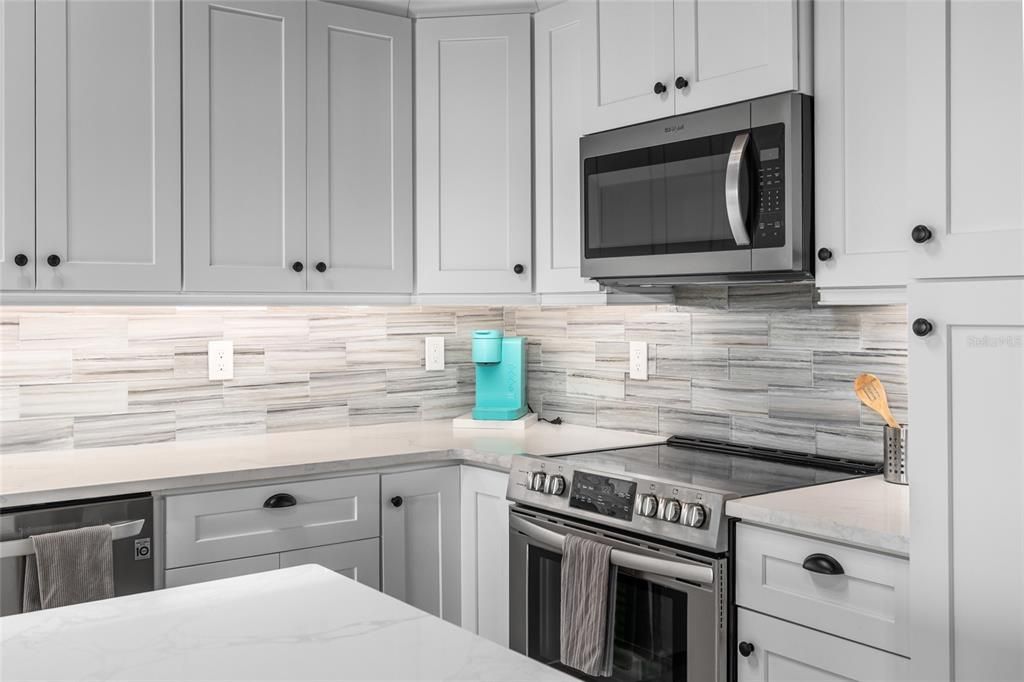 For Sale: $1,350,000 (2 beds, 2 baths, 1586 Square Feet)