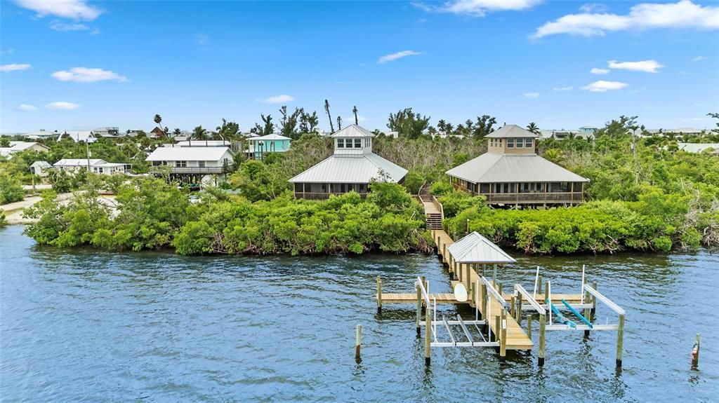 For Sale: $1,350,000 (2 beds, 2 baths, 1586 Square Feet)