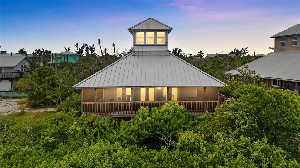 For Sale: $1,350,000 (2 beds, 2 baths, 1586 Square Feet)