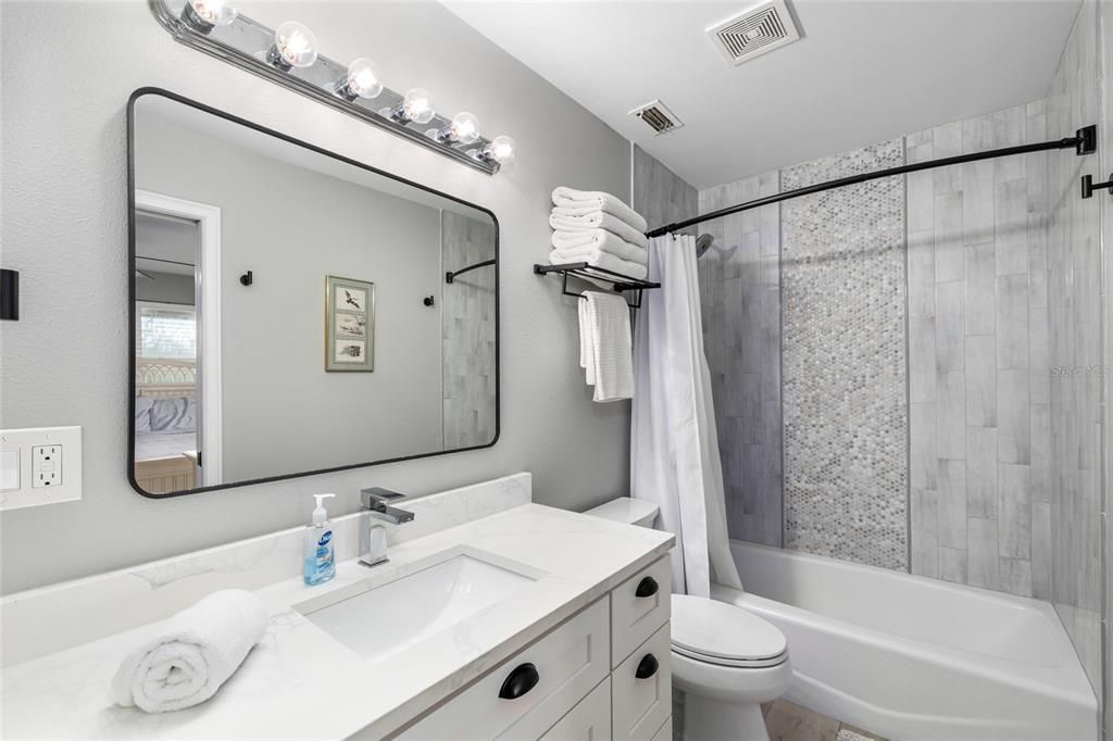 For Sale: $1,350,000 (2 beds, 2 baths, 1586 Square Feet)