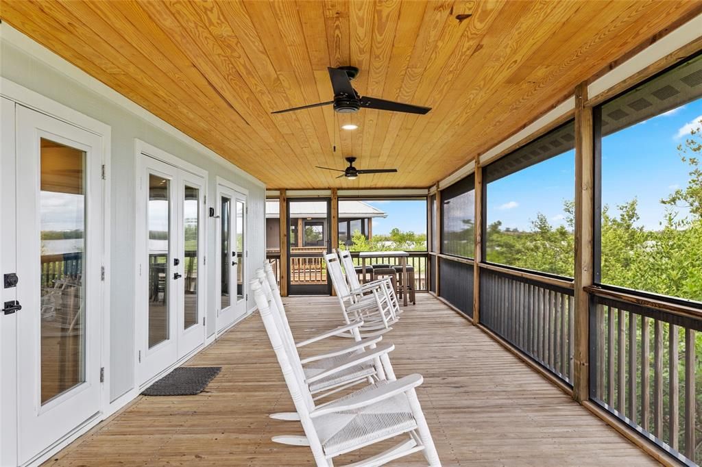 For Sale: $1,350,000 (2 beds, 2 baths, 1586 Square Feet)