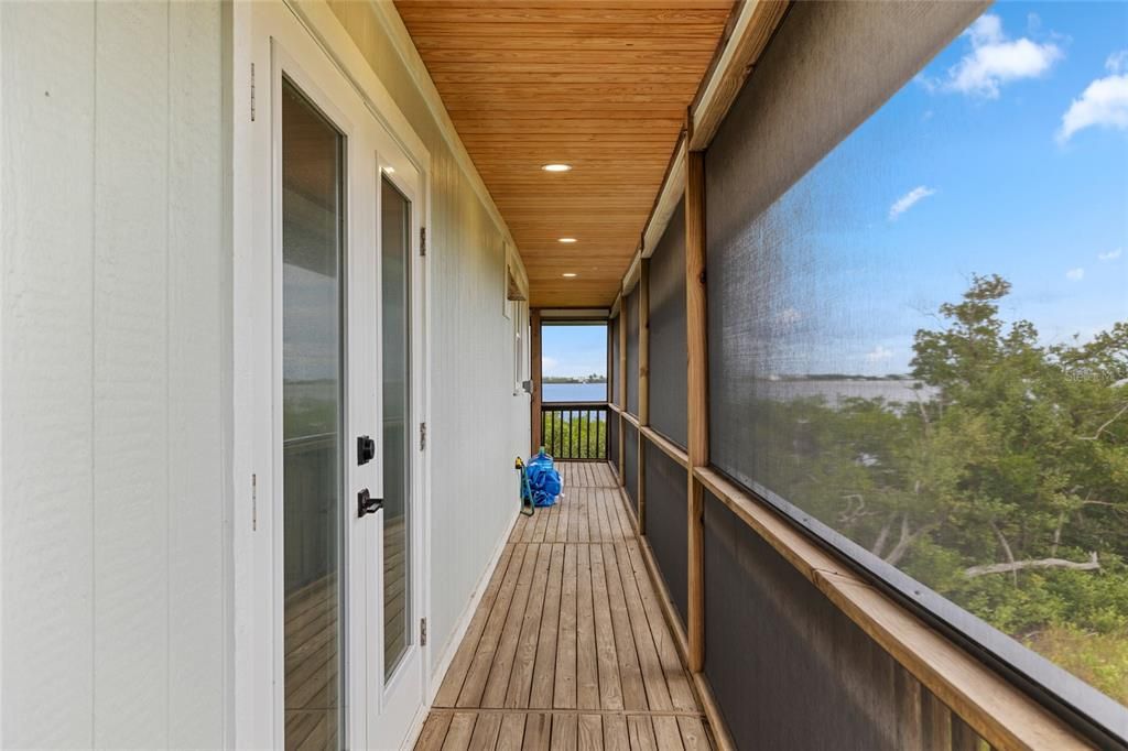 For Sale: $1,350,000 (2 beds, 2 baths, 1586 Square Feet)