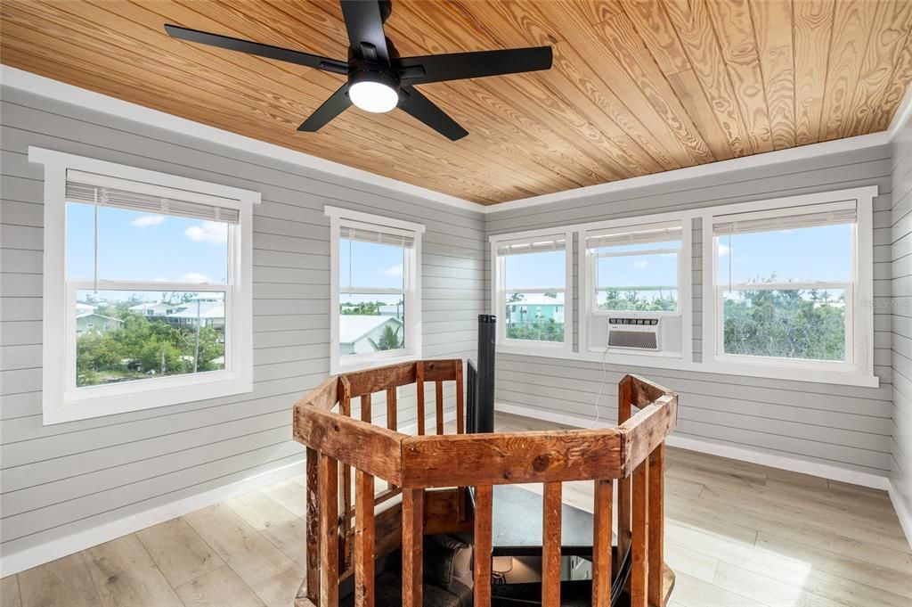 For Sale: $1,350,000 (2 beds, 2 baths, 1586 Square Feet)