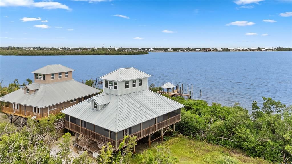 For Sale: $1,350,000 (2 beds, 2 baths, 1586 Square Feet)