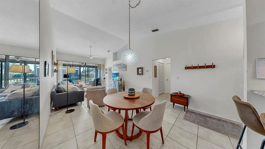 Active With Contract: $268,000 (2 beds, 2 baths, 1064 Square Feet)