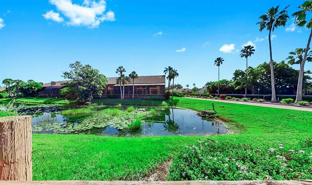 Active With Contract: $268,000 (2 beds, 2 baths, 1064 Square Feet)