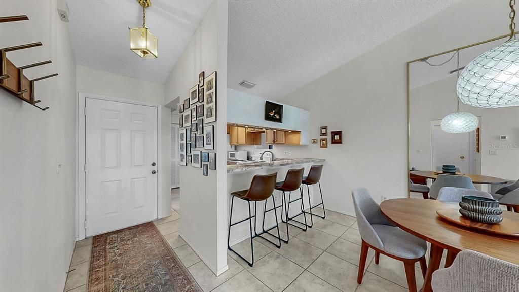 Active With Contract: $268,000 (2 beds, 2 baths, 1064 Square Feet)