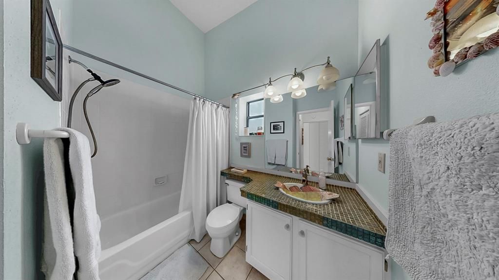 Active With Contract: $268,000 (2 beds, 2 baths, 1064 Square Feet)