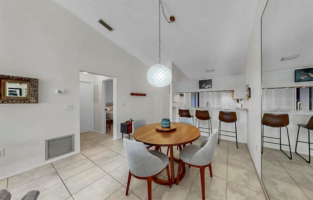 Active With Contract: $268,000 (2 beds, 2 baths, 1064 Square Feet)