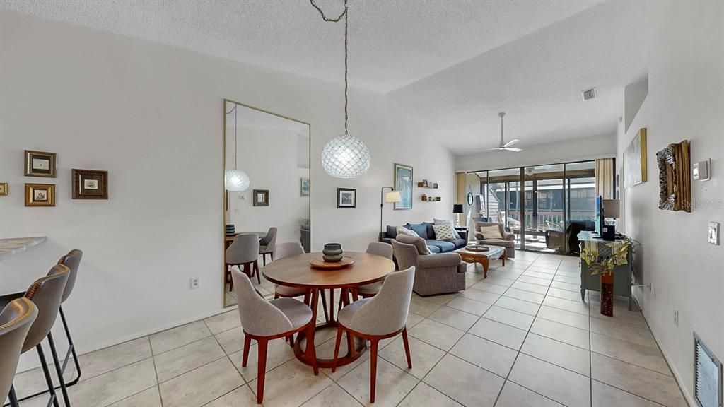 Active With Contract: $268,000 (2 beds, 2 baths, 1064 Square Feet)