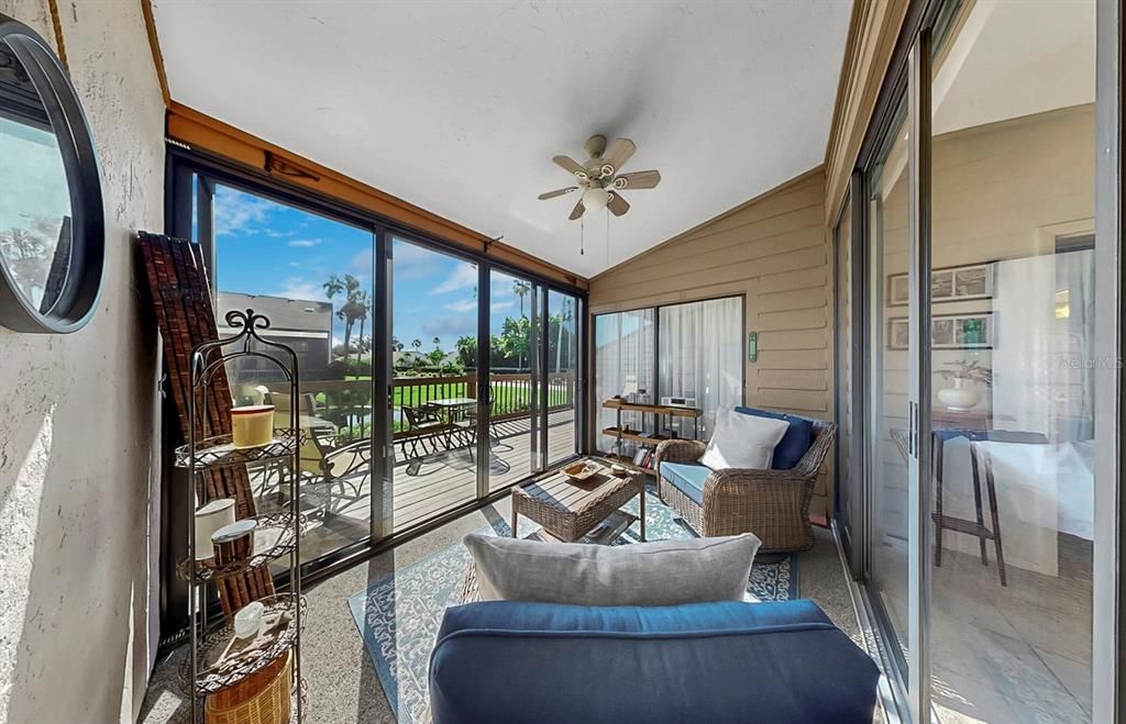 Active With Contract: $268,000 (2 beds, 2 baths, 1064 Square Feet)