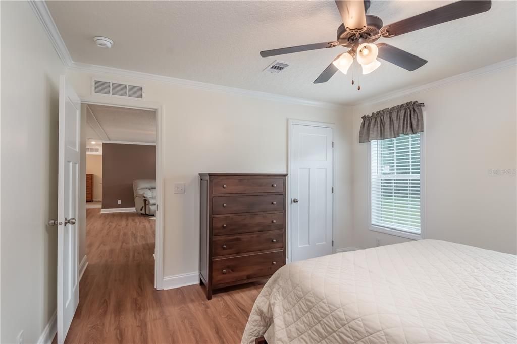 待售: $475,000 (3 贝兹, 2 浴室, 1404 平方英尺)