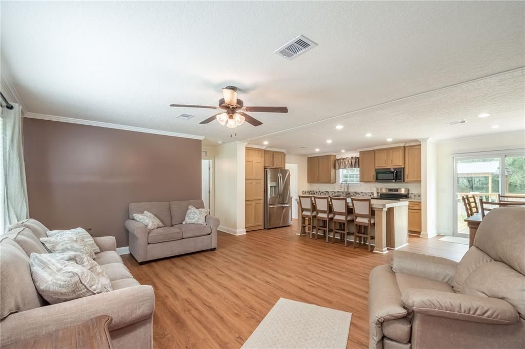 待售: $475,000 (3 贝兹, 2 浴室, 1404 平方英尺)