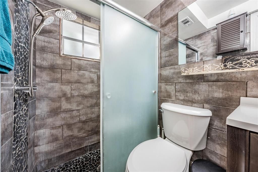 Под контрактом: $95,000 (2 спален, 2 ванн, 1064 Квадратных фут)