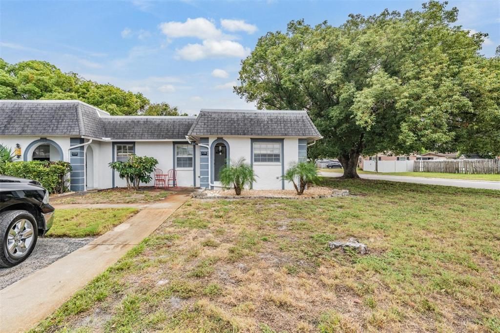 Под контрактом: $95,000 (2 спален, 2 ванн, 1064 Квадратных фут)