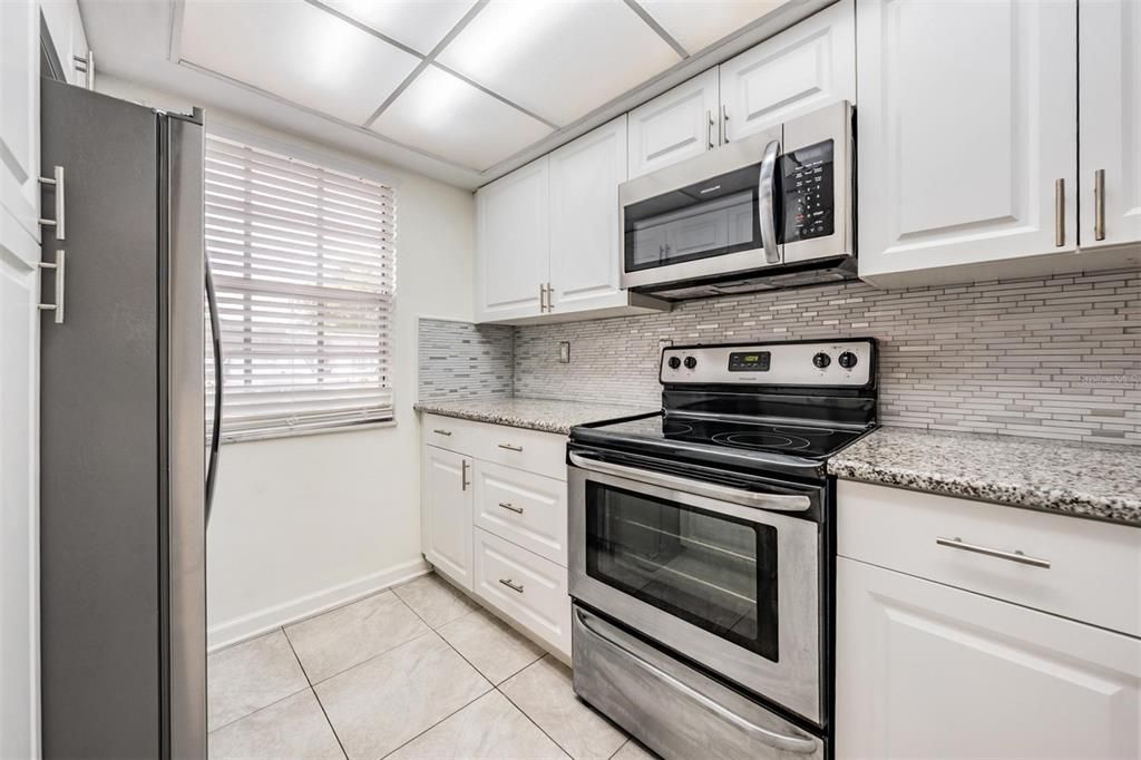 Под контрактом: $95,000 (2 спален, 2 ванн, 1064 Квадратных фут)