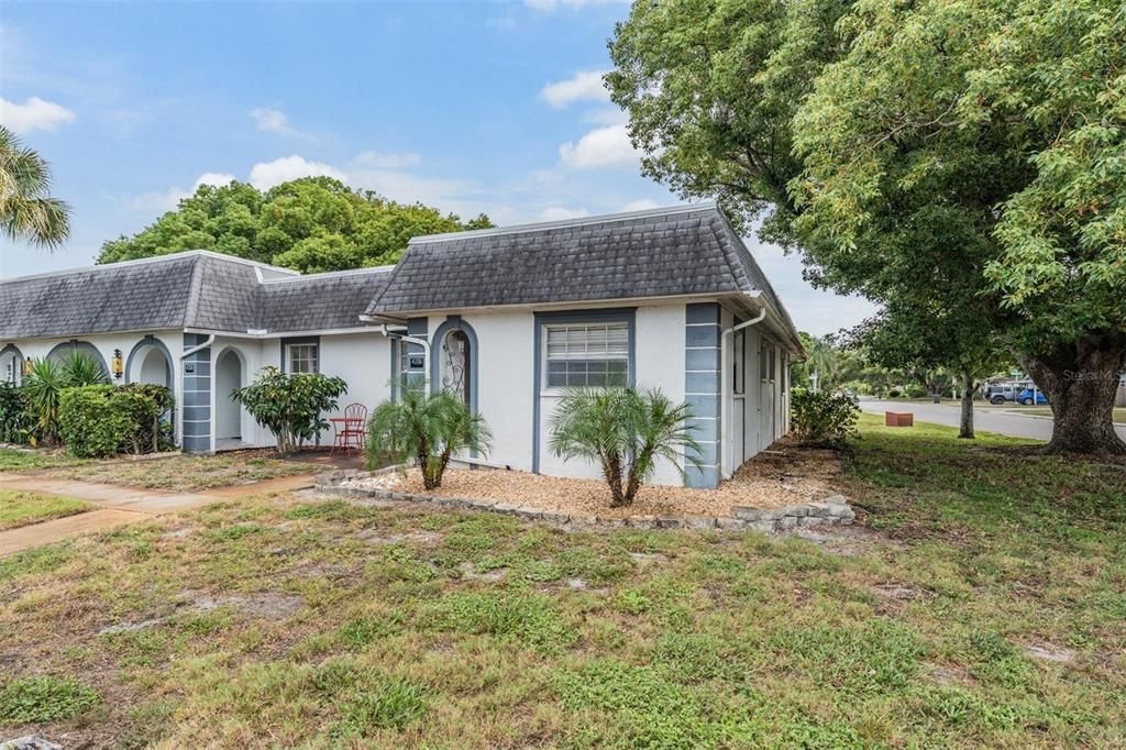 Под контрактом: $95,000 (2 спален, 2 ванн, 1064 Квадратных фут)