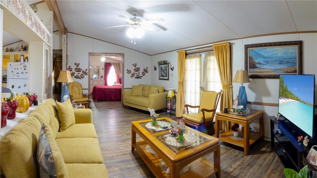 For Sale: $147,000 (3 beds, 2 baths, 1152 Square Feet)