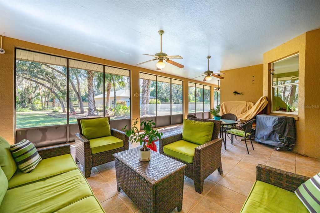 For Sale: $925,000 (4 beds, 3 baths, 2193 Square Feet)