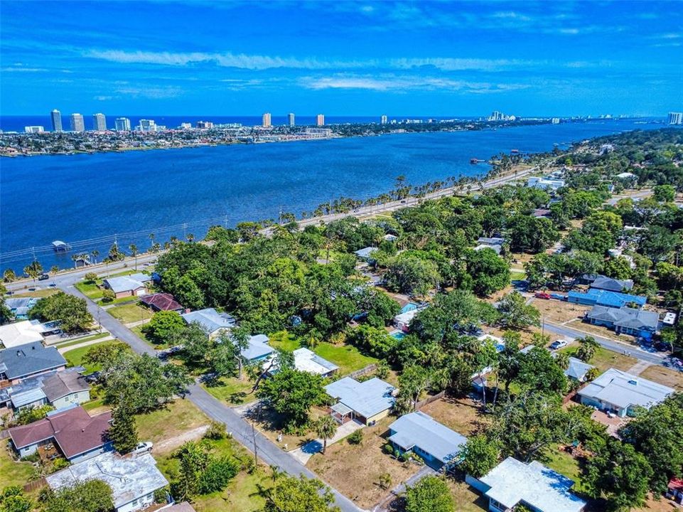 Active With Contract: $299,900 (3 beds, 1 baths, 1398 Square Feet)