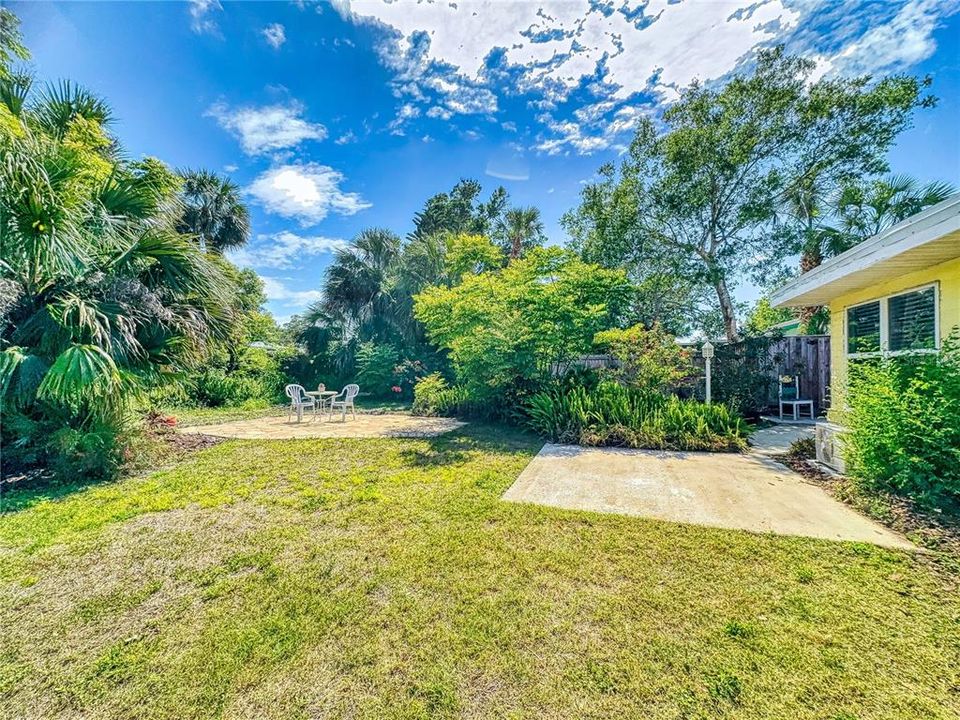 Active With Contract: $299,900 (3 beds, 1 baths, 1398 Square Feet)