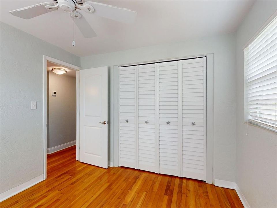 Active With Contract: $299,900 (3 beds, 1 baths, 1398 Square Feet)