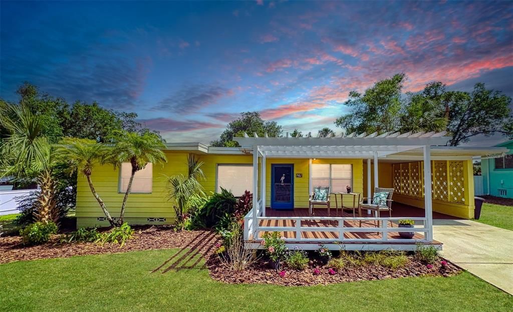 Active With Contract: $299,900 (3 beds, 1 baths, 1398 Square Feet)