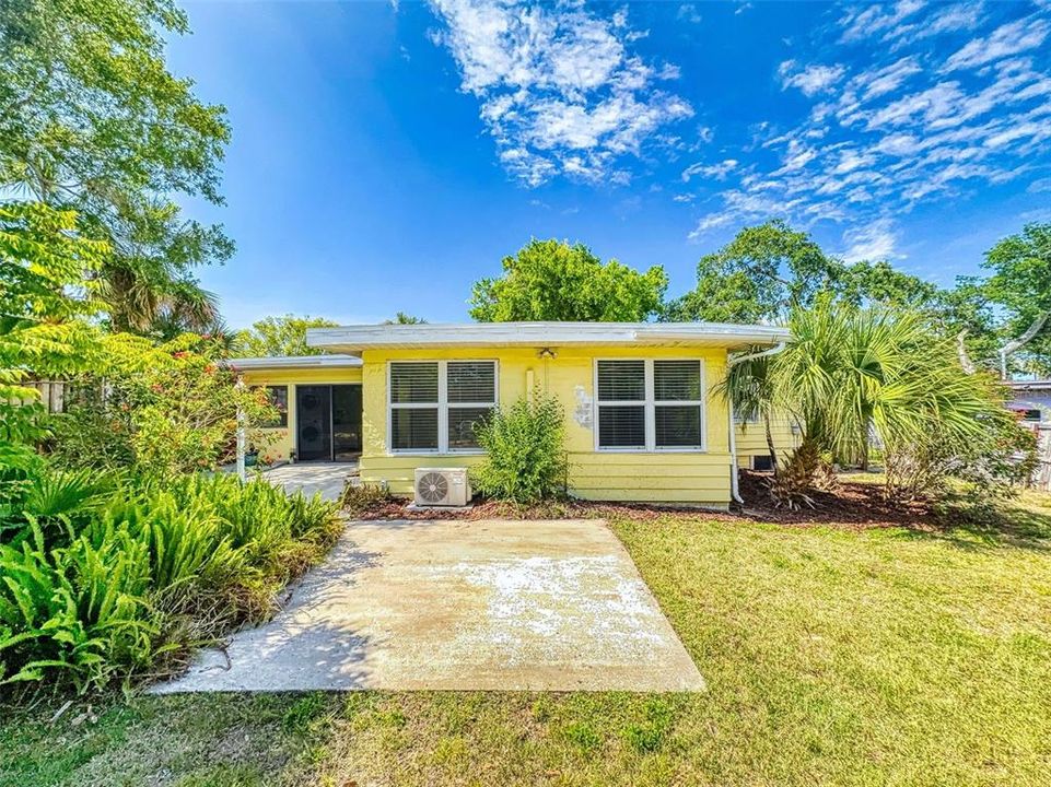 Active With Contract: $299,900 (3 beds, 1 baths, 1398 Square Feet)