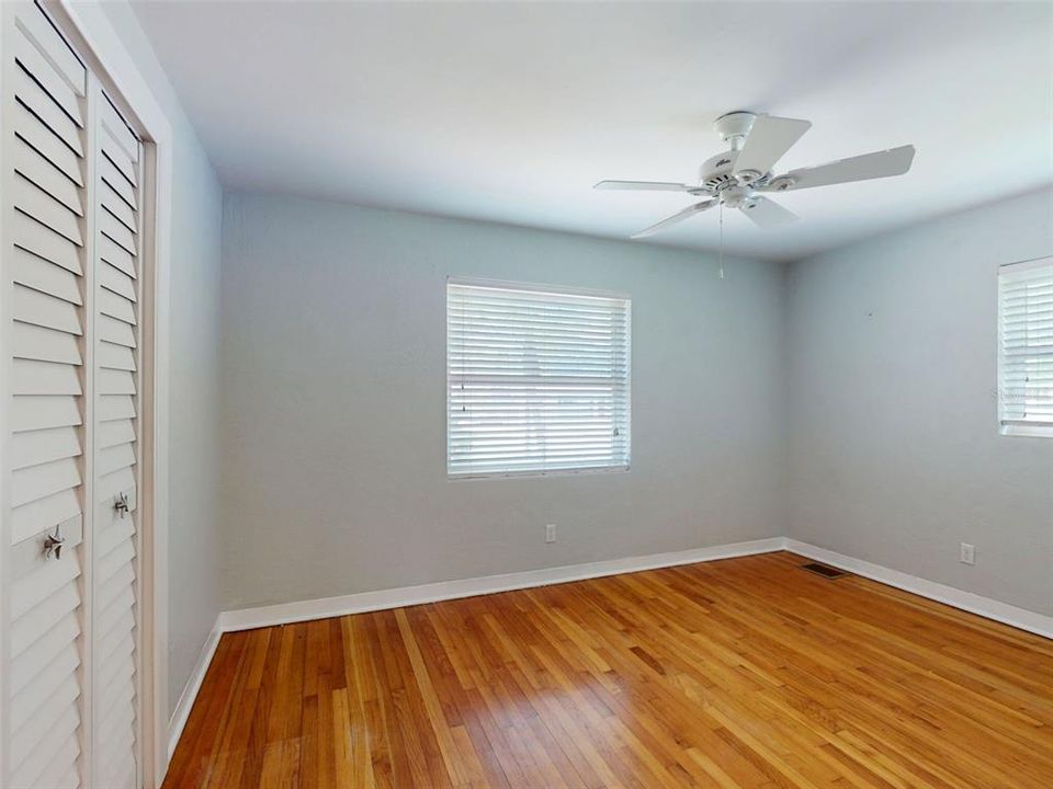 Active With Contract: $299,900 (3 beds, 1 baths, 1398 Square Feet)