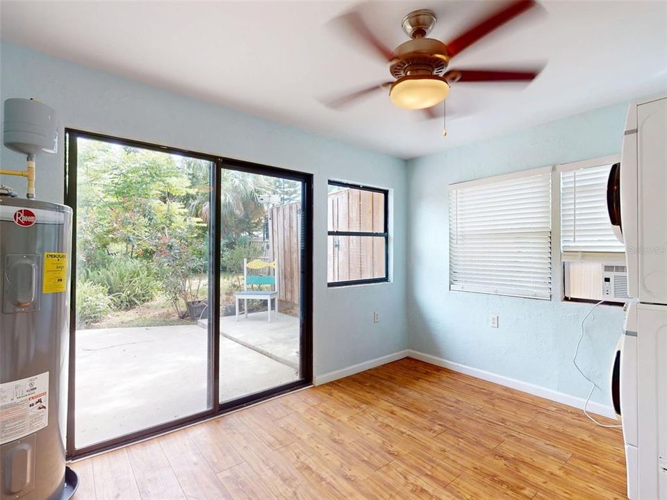 Active With Contract: $299,900 (3 beds, 1 baths, 1398 Square Feet)