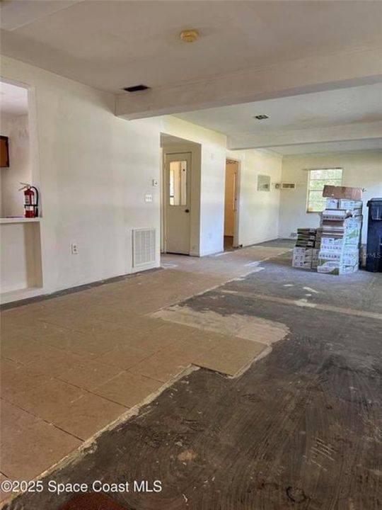 For Sale: $279,900 (0 beds, 0 baths, 1444 Square Feet)