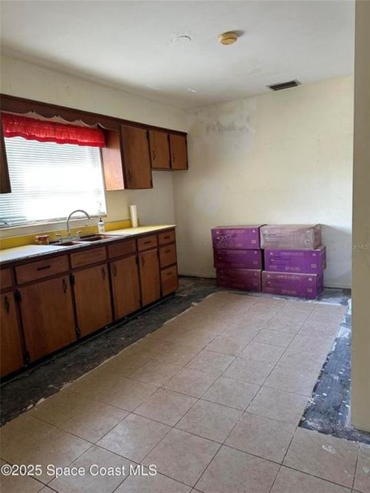 For Sale: $279,900 (0 beds, 0 baths, 1444 Square Feet)