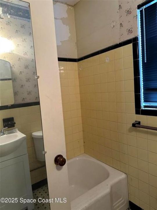 For Sale: $279,900 (0 beds, 0 baths, 1444 Square Feet)