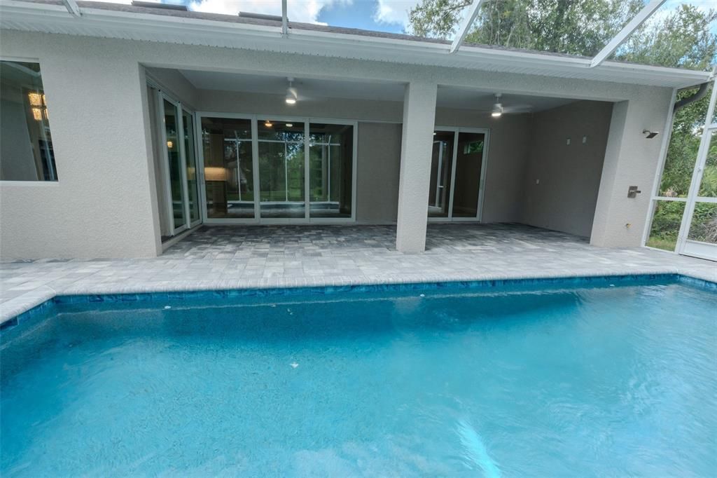 待售: $699,000 (4 贝兹, 2 浴室, 1750 平方英尺)