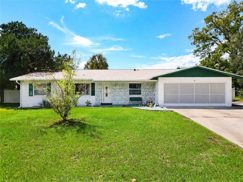 For Sale: $399,000 (5 beds, 4 baths, 2669 Square Feet)