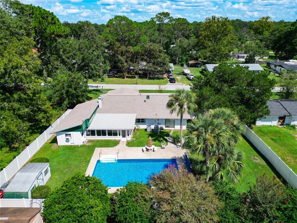 For Sale: $399,000 (5 beds, 4 baths, 2669 Square Feet)