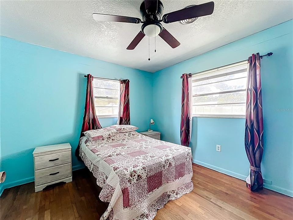 For Sale: $399,000 (5 beds, 4 baths, 2669 Square Feet)