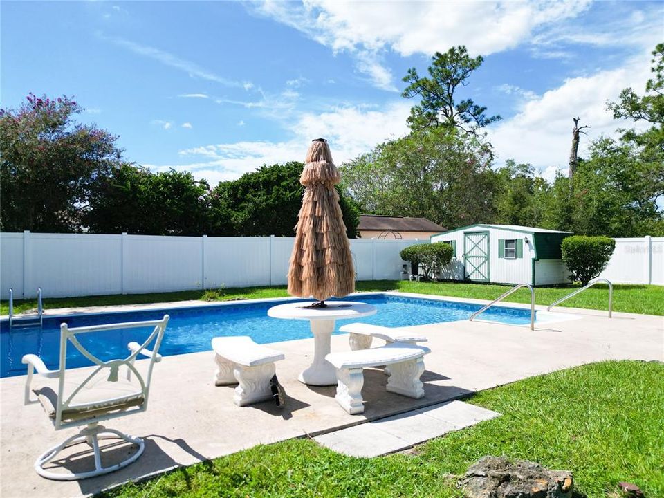 For Sale: $399,000 (5 beds, 4 baths, 2669 Square Feet)