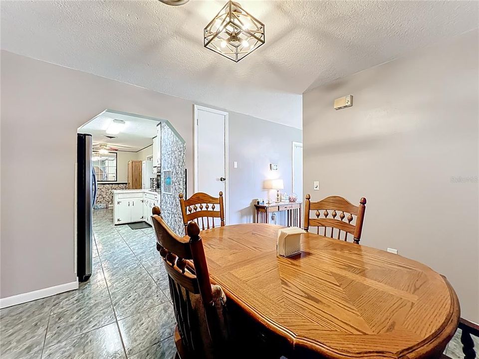 For Sale: $399,000 (5 beds, 4 baths, 2669 Square Feet)