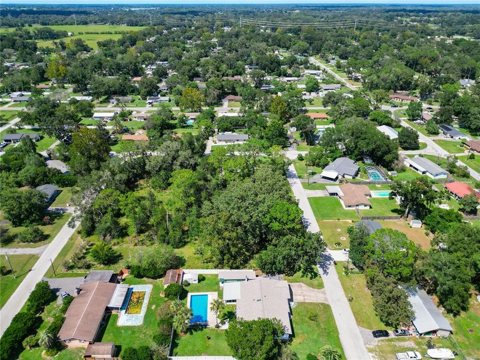 For Sale: $399,000 (5 beds, 4 baths, 2669 Square Feet)