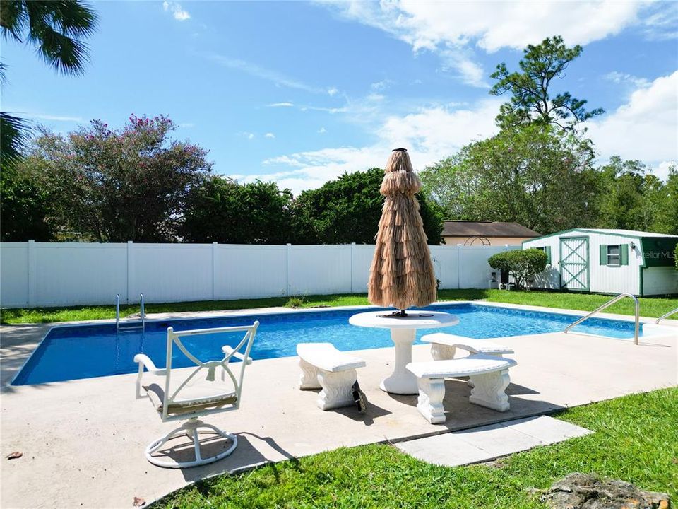 For Sale: $399,000 (5 beds, 4 baths, 2669 Square Feet)